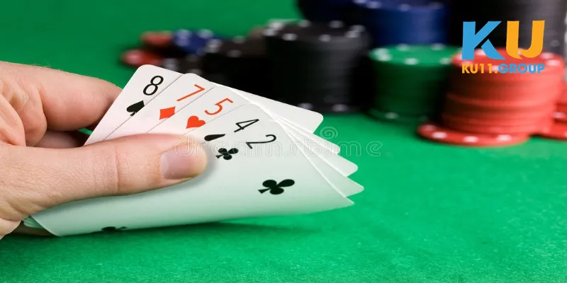 Tìm hiểu thông tin Bluff Poker là gì?